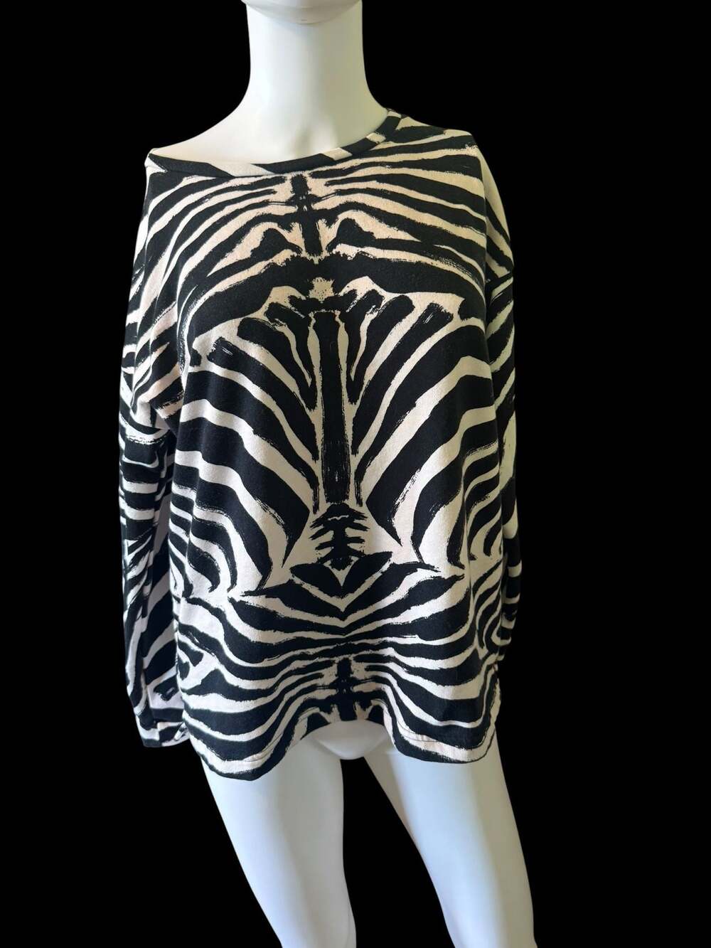 H&M Women's Black and White Zebra Print Long Sleeve Sweatshirt